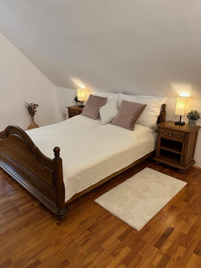 Villa Maksimirhouse